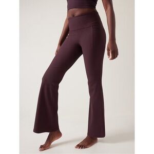 Athleta Salutation Stash Rib Flare - size Large